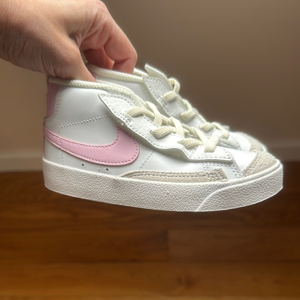 Nike Kids White and Pink Sneakers